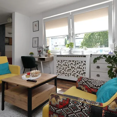 Charming, Cozy & Joyful Modern Oasis * סראייבו