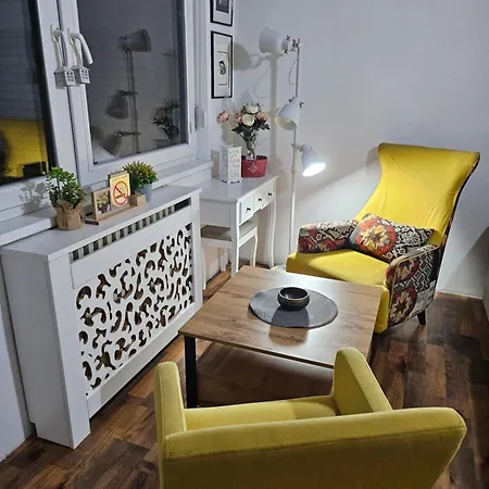 דירה Charming, Cozy & Joyful Modern Oasis *