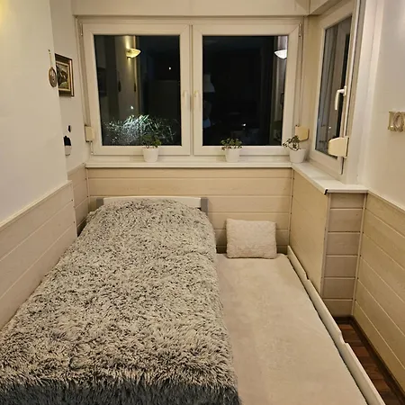 דירה Charming, Cozy & Joyful Modern Oasis *