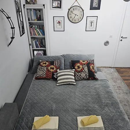 Charming, Cozy & Joyful Modern Oasis