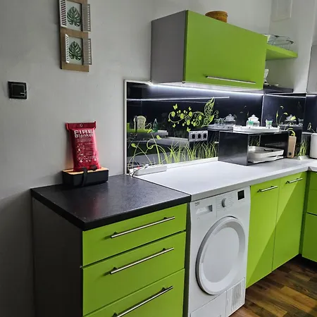 Charming, Cozy & Joyful Modern Oasis סראייבו