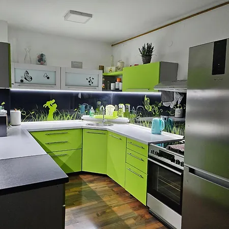 Charming, Cozy & Joyful Modern Oasis * סראייבו