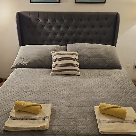 Charming, Cozy & Joyful Modern Oasis דירה *